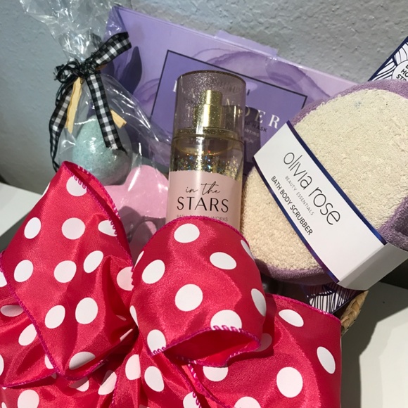 Perfect Gift Pampering Basket Bath & Body Works Relax Gift FINAL … - Picture 3 of 8